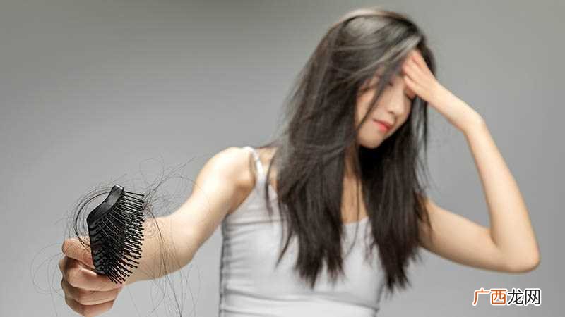 女人梦见顶部头发白了 女人梦见顶部头发白了什么意思