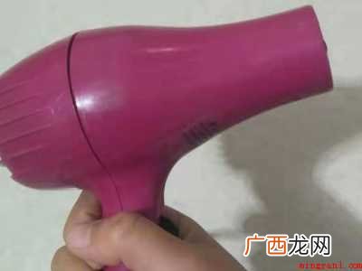 厨房防油贴纸的粘贴方法 厨房纸怎么撕下来