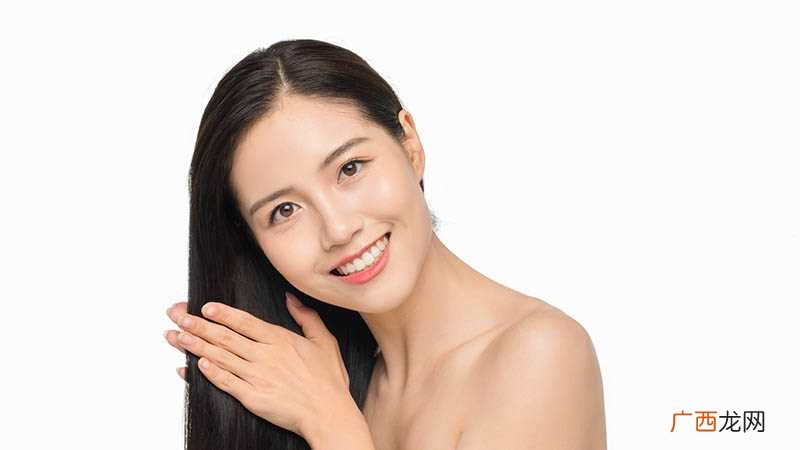 梦见自己头发变白了是什么意思 梦见自己头发白了好多是什么意思