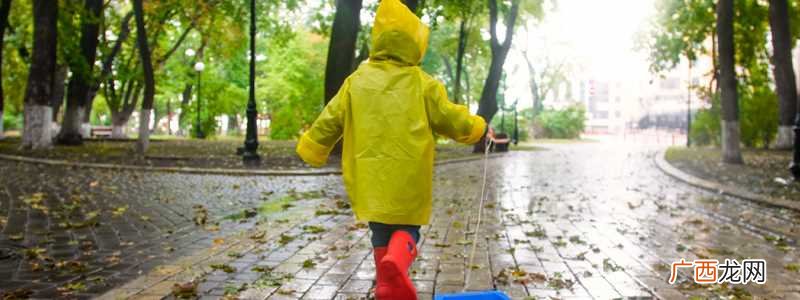 胶布雨衣是由英国的麦金杜什发明的 胶布雨衣是谁发明的
