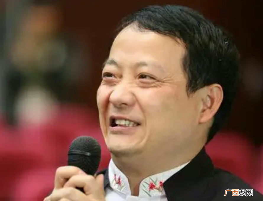 崔万志从残疾人到千万富翁创业经历 崔万志人生经历简介
