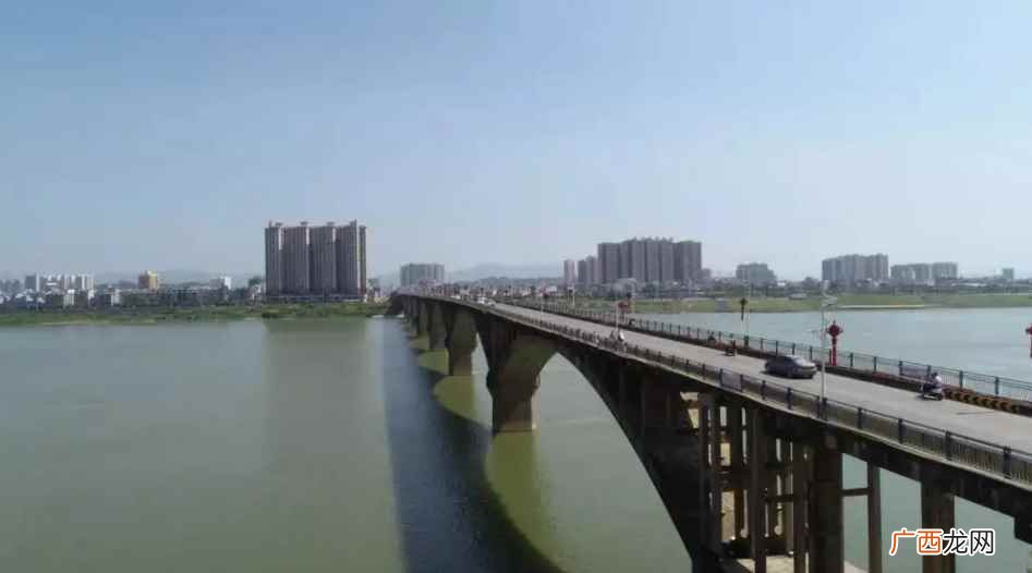 平南县属于哪个市