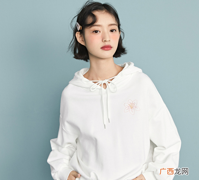 连帽卫衣帽绳的三种简单系法 帽子上的绳子怎么打结才好看