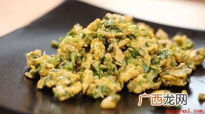香椿为发物,多食易诱使痼疾复发,故慢性疾病患者应少食或不食 香椿炒鸡蛋的禁忌有哪些？