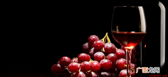 2008年葡萄酒标准规定 通常葡萄酒瓶身上标注的年份指的是什么？