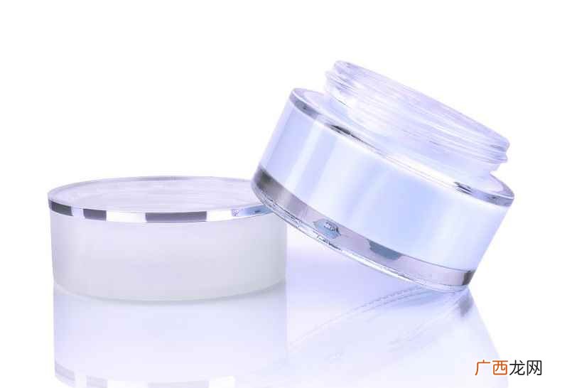 面膜与冻膜之间的功效区别 冻膜的正确使用步骤是什么