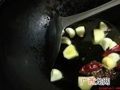 红烧土鸡怎么烧才好吃的具体操作步骤 红烧土鸡怎么烧才好吃