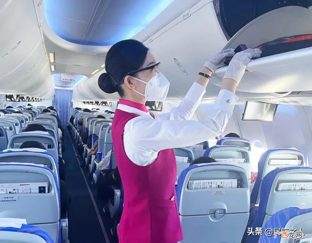 哪个位置噪音小又相对舒适 飞机座位选择哪个位置好