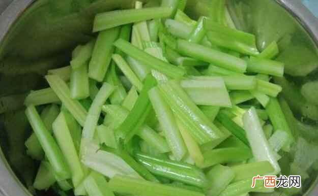 孕妇在怀孕期间可以吃西芹吗 孕妇可以吃西芹吗