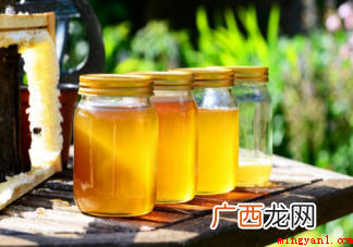 蜂蜜和蜂王浆有什么不同 蜂蜜颜色深好还是浅好