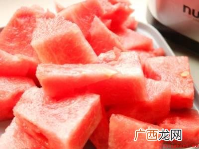 怎么榨西瓜汁好喝的具体操作步骤 怎么榨西瓜汁好喝