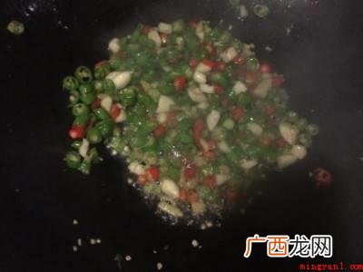 怎样爆炒牛蛙好吃的具体操作步骤 怎样爆炒牛蛙好吃