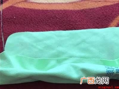 眼镜怎么放在眼镜盒里是正确的具体操作步骤 眼镜怎么放在眼镜盒里是正确的