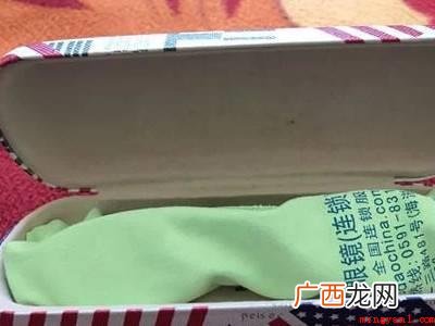 眼镜怎么放在眼镜盒里是正确的具体操作步骤 眼镜怎么放在眼镜盒里是正确的
