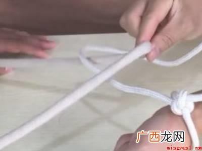 两根绳子交叉怎么分开的具体操作步骤 两根绳子交叉怎么分开