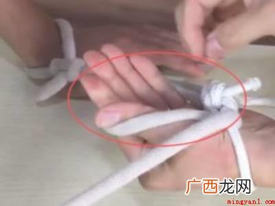 两根绳子交叉怎么分开的具体操作步骤 两根绳子交叉怎么分开
