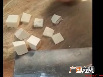 三刀切9块豆腐怎么切共有4个步骤 三刀切9块豆腐怎么切