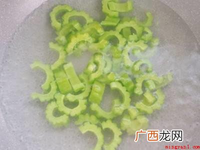 冷冻后的苦瓜怎么吃的具体操作步骤 冷冻后的苦瓜怎么吃