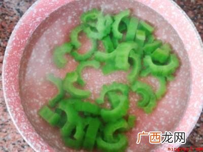 冷冻后的苦瓜怎么吃的具体操作步骤 冷冻后的苦瓜怎么吃