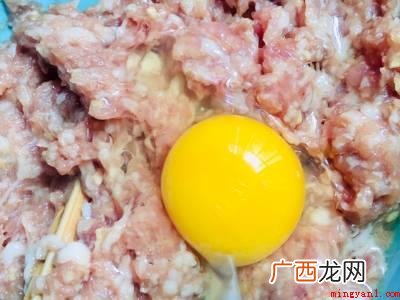 馄饨肉馅怎么调好吃又嫩的具体操作步骤 馄饨肉馅怎么调好吃又嫩