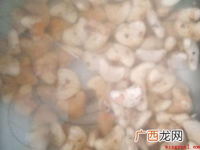 青菱角怎么吃的具体操作步骤 青菱角怎么吃