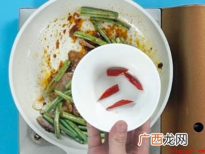 豆角炒什么的具体操作步骤 豆角炒什么