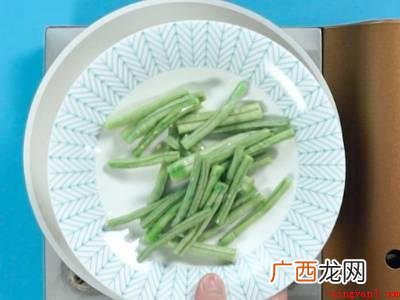 豆角炒什么的具体操作步骤 豆角炒什么