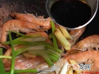 焖虾怎么做才好吃的具体操作步骤 焖虾怎么做才好吃