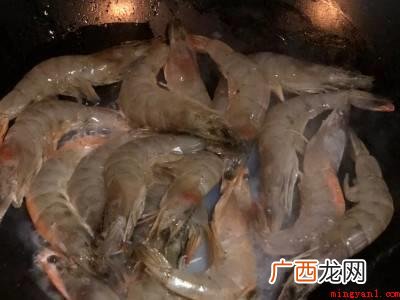 焖虾怎么做才好吃的具体操作步骤 焖虾怎么做才好吃