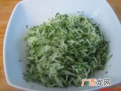 黄瓜做饺子馅怎样调馅好吃的具体操作步骤 黄瓜做饺子馅怎样调馅好吃