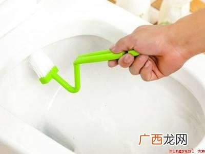 瓶装的洁厕灵怎么用的具体操作步骤 瓶装的洁厕灵怎么用