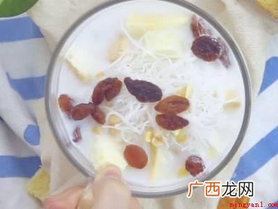 泡鲁达怎么吃的具体操作步骤 泡鲁达怎么吃