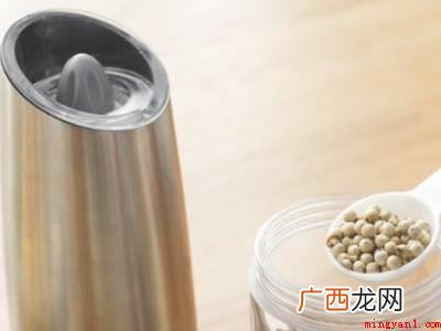 黑胡椒研磨瓶怎么用的具体操作步骤 黑胡椒研磨瓶怎么用