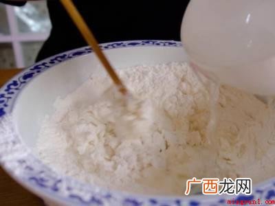 烙糖饼怎样和面又软又好吃的具体操作步骤 烙糖饼怎样和面又软又好吃