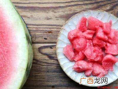 西瓜切开太生了怎么办的具体操作步骤 西瓜切开太生了怎么办