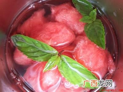 西瓜切开太生了怎么办的具体操作步骤 西瓜切开太生了怎么办