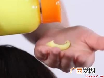 如何洗头的具体操作步骤 如何洗头