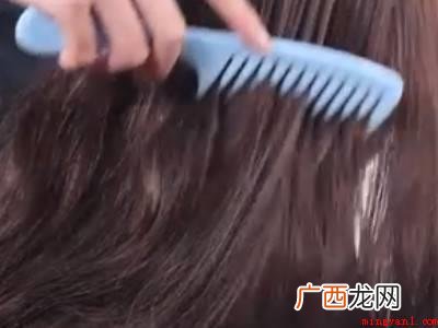 如何洗头的具体操作步骤 如何洗头