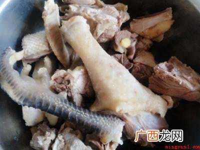 公鸡汤怎么炖好喝又营养
