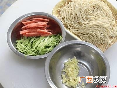 拌面怎么吃的具体操作步骤 拌面怎么吃