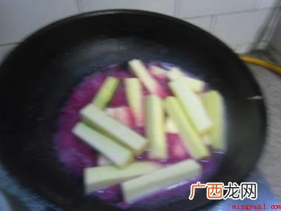 砍瓜怎么吃的具体操作步骤 砍瓜怎么吃