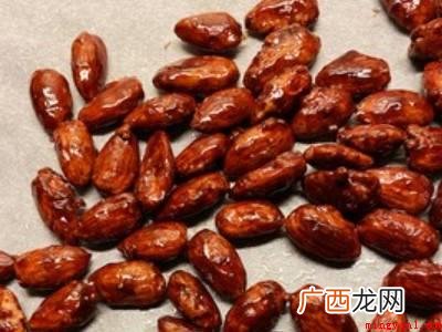 新鲜巴旦木怎么吃的具体操作步骤 新鲜巴旦木怎么吃