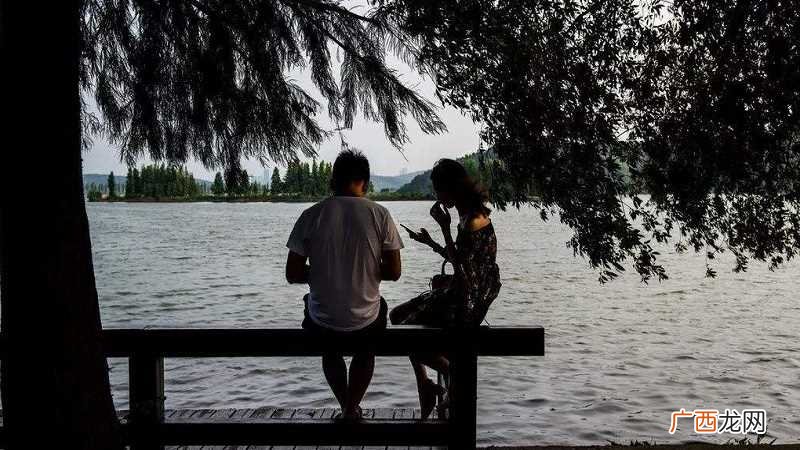大龄青年是多少岁