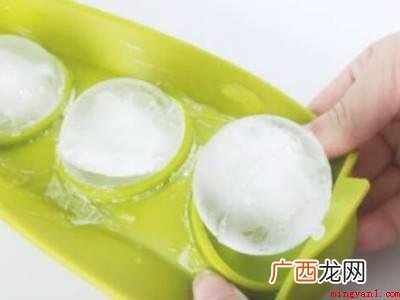 球形冰格怎么注水的具体操作步骤 球形冰格怎么注水
