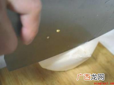 怎么打开椰子的具体操作步骤 怎么打开椰子