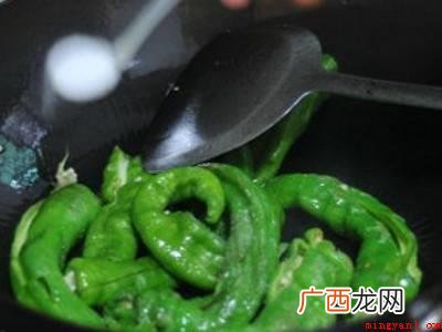 辣椒怎么做不辣还好吃共有3步 辣椒怎么做不辣还好吃