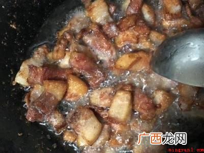 酸菜油滋啦馅怎么调好吃的具体操作步骤 酸菜油滋啦馅怎么调好吃