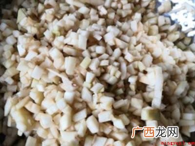 茄子肉包子怎么调馅好吃