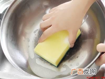 小苏打清洁厨房小妙招的具体操作步骤 小苏打清洁厨房小妙招