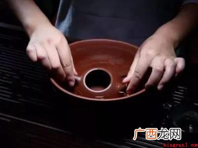 紫砂杯怎么清洗茶垢的具体操作步骤 紫砂杯怎么清洗茶垢